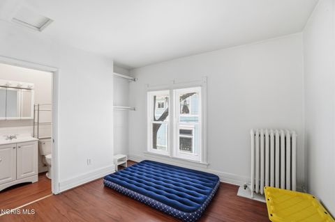 Tiny photo for 409 W Wooster Street, Bowling Green, OH 43402 (MLS # 10006358)