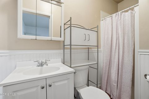 Tiny photo for 409 W Wooster Street, Bowling Green, OH 43402 (MLS # 10006358)