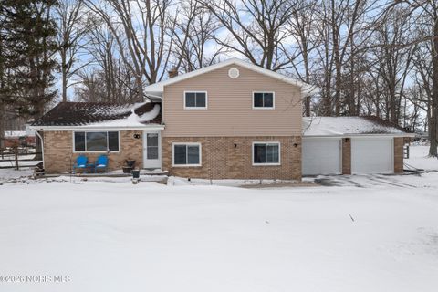 Photo of 1611 Latcha Road, Millbury, OH 43447 (MLS # 10003592)