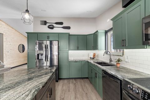 Tiny photo for 1611 Latcha Road, Millbury, OH 43447 (MLS # 10003592)