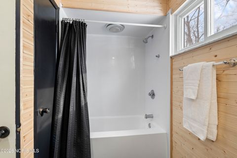 Tiny photo for 1611 Latcha Road, Millbury, OH 43447 (MLS # 10003592)