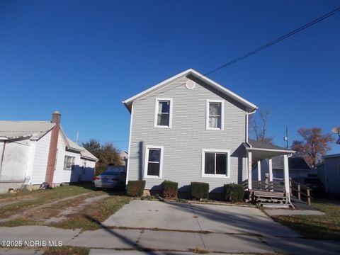 Photo of 252 & 254 W Chestnut Street #252 & 254, Wauseon, OH 43567 (MLS # 10000803) Photo of 252 & 254 W Chestnut Street #252 & 254, Wauseon, OH 43567 (MLS # 10000803)