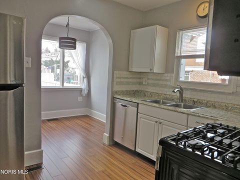 Tiny photo for 4325 Fir Lane, Toledo, OH 43613 (MLS # 10008457)