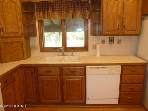 Tiny photo for 443 W College Avenue #443, Pemberville, OH 43450 (MLS # 10002905)