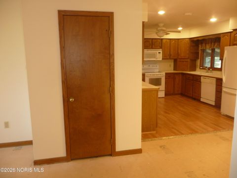 Tiny photo for 443 W College Avenue #443, Pemberville, OH 43450 (MLS # 10002905)