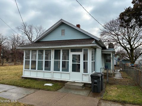 Photo of 1224 N Michigan Street, Toledo, OH 43604 (MLS # 10004289)