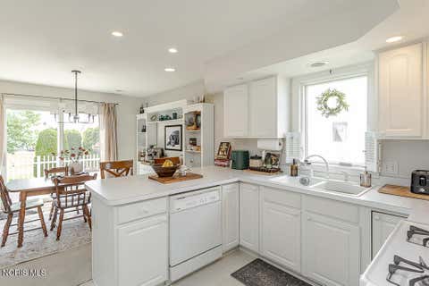 Tiny photo for 26395 E Wexford Drive, Perrysburg, OH 43551 (MLS # 10010187)
