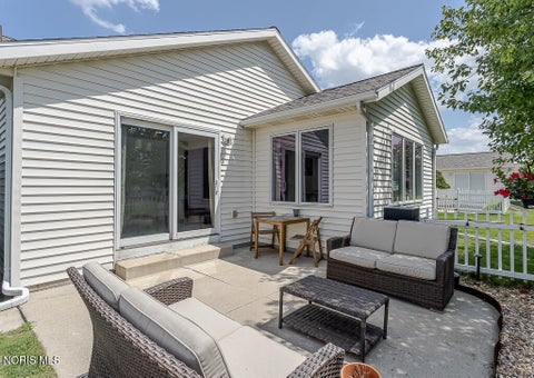 Tiny photo for 26395 E Wexford Drive, Perrysburg, OH 43551 (MLS # 10010187)