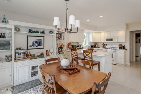 Tiny photo for 26395 E Wexford Drive, Perrysburg, OH 43551 (MLS # 10010187)