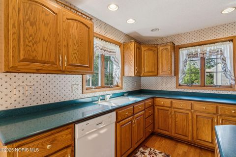 Tiny photo for 8478 Indian Drive, Findlay, OH 45840 (MLS # 10000169)