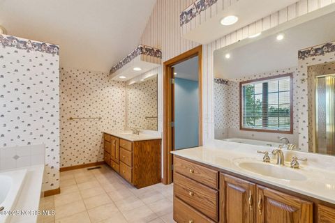 Tiny photo for 8478 Indian Drive, Findlay, OH 45840 (MLS # 10000169)