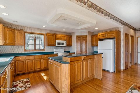 Tiny photo for 8478 Indian Drive, Findlay, OH 45840 (MLS # 10000169)
