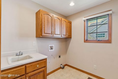 Tiny photo for 8478 Indian Drive, Findlay, OH 45840 (MLS # 10000169)
