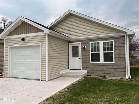 Photo of 5747 Aurora Place # 23, Sylvania, OH 43560 (MLS # 10005663)