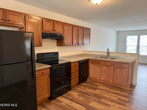 Tiny photo for 5747 Aurora Place # 23, Sylvania, OH 43560 (MLS # 10005663)