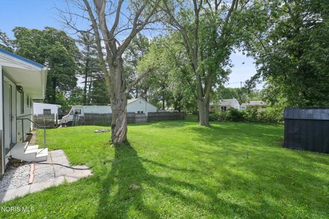 Tiny photo for 539 W Crawford Avenue, Toledo, OH 43612 (MLS # 10008808)