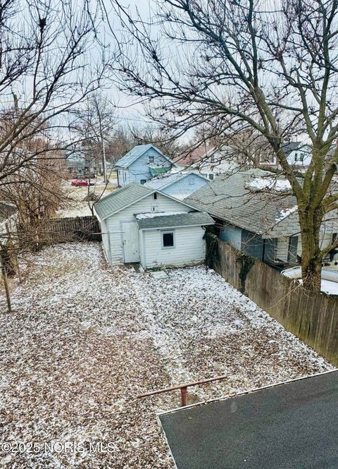 Tiny photo for 330 E Lake Street, Toledo, OH 43608 (MLS # 10002659)