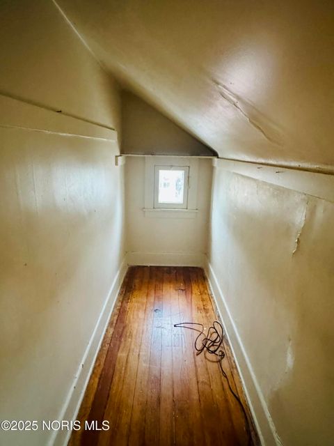 Tiny photo for 330 E Lake Street, Toledo, OH 43608 (MLS # 10002659)