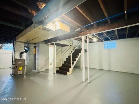 Tiny photo for 330 E Lake Street, Toledo, OH 43608 (MLS # 10002659)