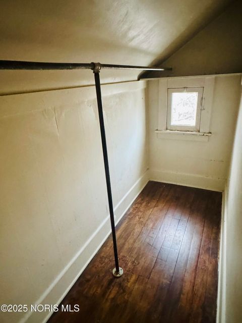 Tiny photo for 330 E Lake Street, Toledo, OH 43608 (MLS # 10002659)