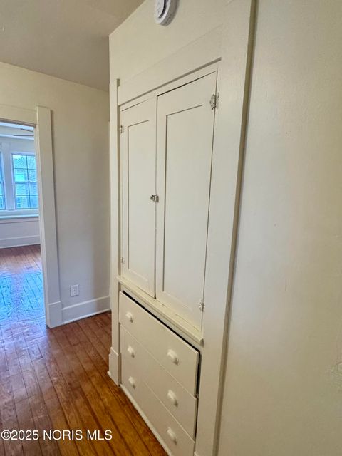 Tiny photo for 330 E Lake Street, Toledo, OH 43608 (MLS # 10002659)