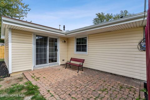 Tiny photo for 1808 Glenwood Street, Findlay, OH 45840 (MLS # 10000314)