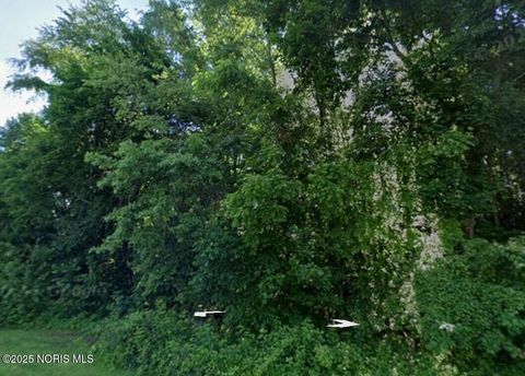 Tiny photo for 0 Benton Street, Sycamore, OH 44882 (MLS # 10000173)