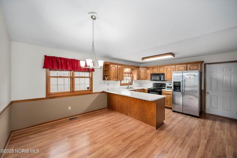 Tiny photo for 425 Nevada Lane, Findlay, OH 45840 (MLS # 10002107)