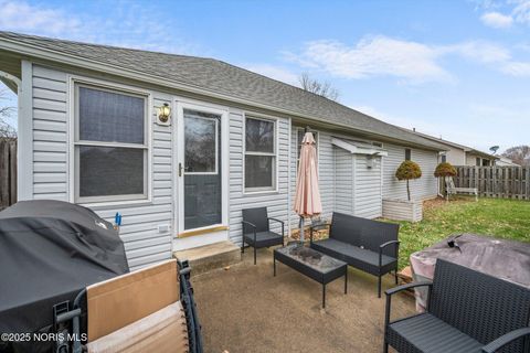 Tiny photo for 425 Nevada Lane, Findlay, OH 45840 (MLS # 10002107)