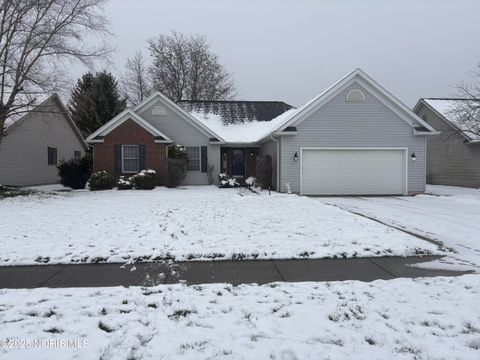 Photo of 425 Nevada Lane, Findlay, OH 45840 (MLS # 10002107)