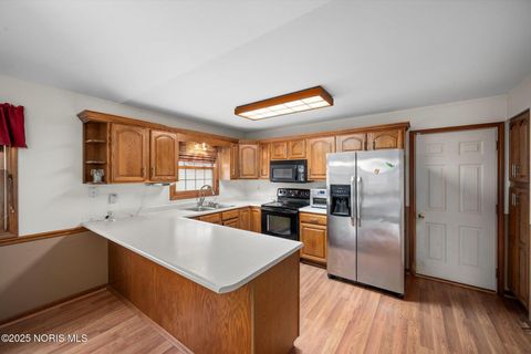 Tiny photo for 425 Nevada Lane, Findlay, OH 45840 (MLS # 10002107)