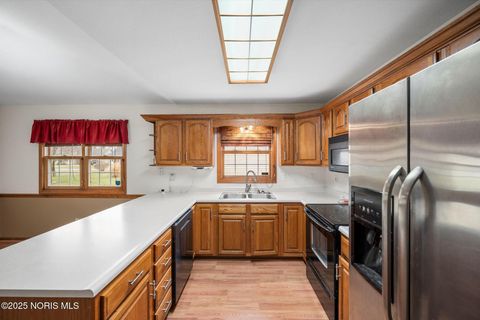 Tiny photo for 425 Nevada Lane, Findlay, OH 45840 (MLS # 10002107)