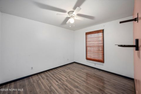 Tiny photo for 425 Nevada Lane, Findlay, OH 45840 (MLS # 10002107)