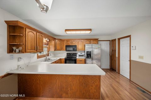 Tiny photo for 425 Nevada Lane, Findlay, OH 45840 (MLS # 10002107)