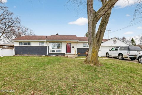 Photo of 5810 Everwood Road, Toledo, OH 43613 (MLS # 10005207)