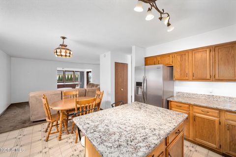 Tiny photo for 384 Southwood Drive, Perrysburg, OH 43551 (MLS # 10004609)