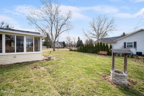 Tiny photo for 384 Southwood Drive, Perrysburg, OH 43551 (MLS # 10004609)