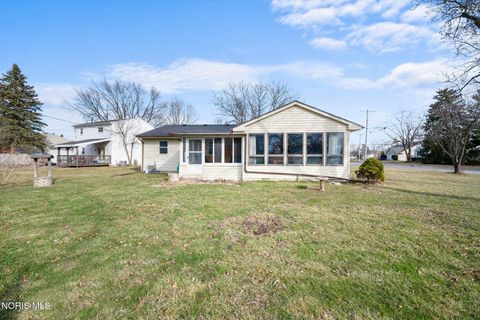 Tiny photo for 384 Southwood Drive, Perrysburg, OH 43551 (MLS # 10004609)
