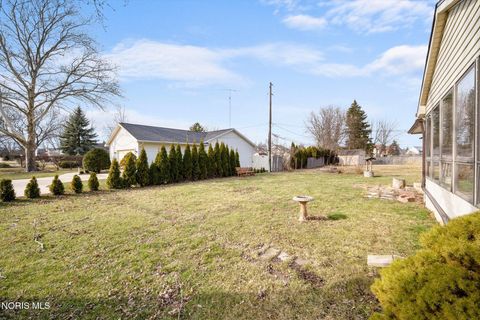Tiny photo for 384 Southwood Drive, Perrysburg, OH 43551 (MLS # 10004609)