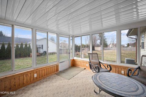 Tiny photo for 384 Southwood Drive, Perrysburg, OH 43551 (MLS # 10004609)