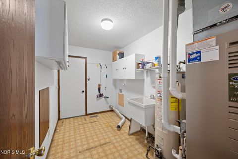 Tiny photo for 384 Southwood Drive, Perrysburg, OH 43551 (MLS # 10004609)