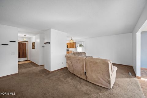 Tiny photo for 384 Southwood Drive, Perrysburg, OH 43551 (MLS # 10004609)