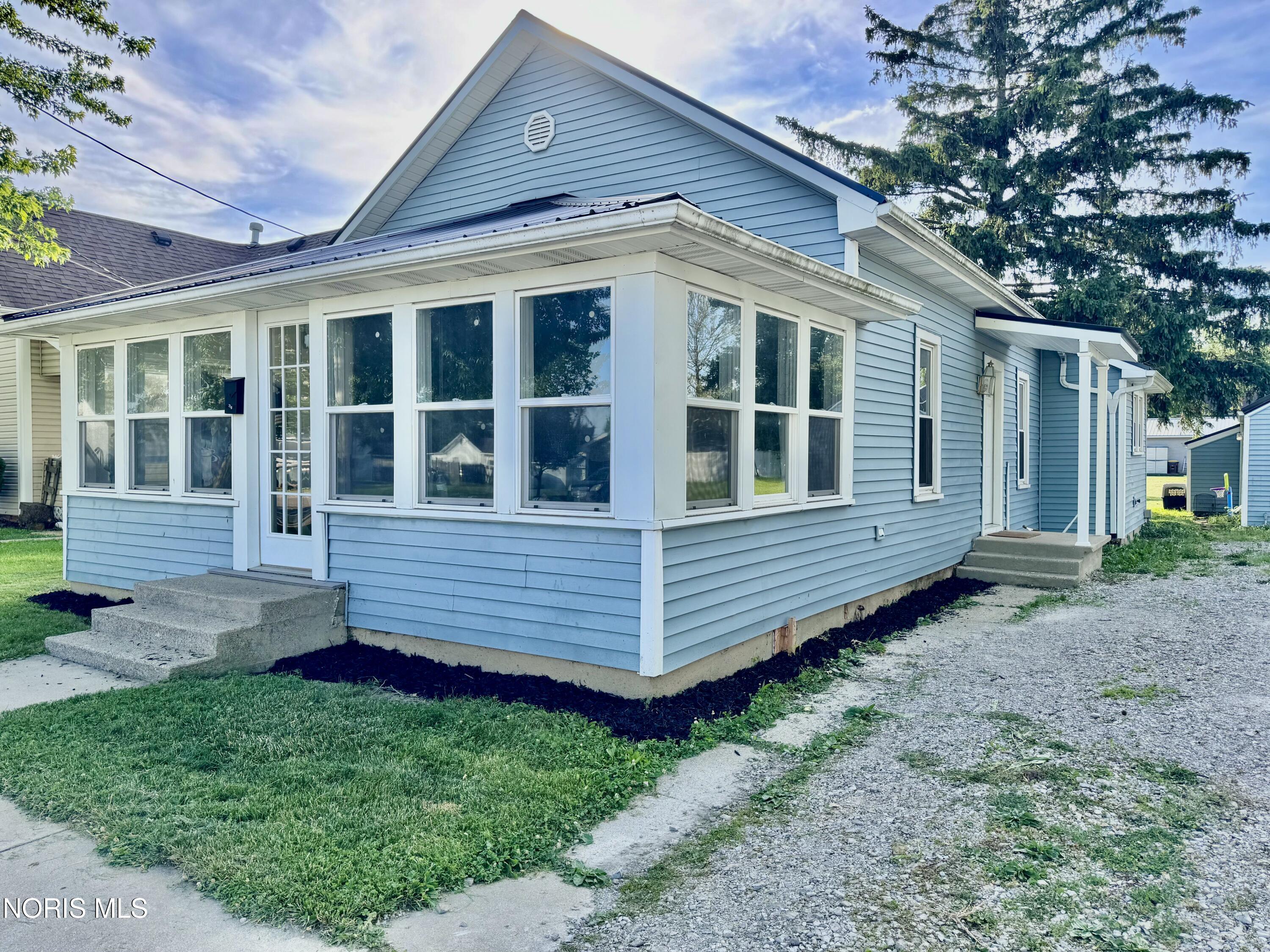 118 W Hicks Street