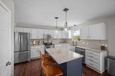 Tiny photo for 5827 Brookestone Village Lane, Sylvania, OH 43560 (MLS # 10005257)