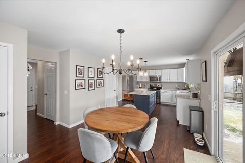 Tiny photo for 5827 Brookestone Village Lane, Sylvania, OH 43560 (MLS # 10005257)