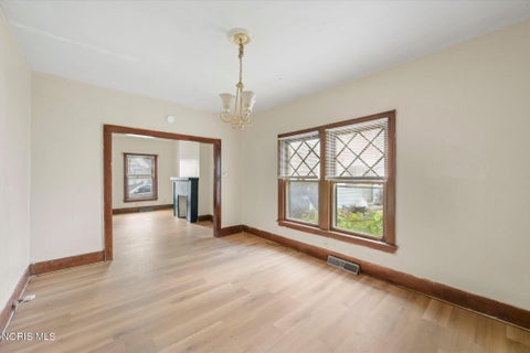Tiny photo for 303 Hillwood Drive, Toledo, OH 43608 (MLS # 10009400)