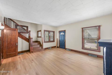 Tiny photo for 303 Hillwood Drive, Toledo, OH 43608 (MLS # 10009400)