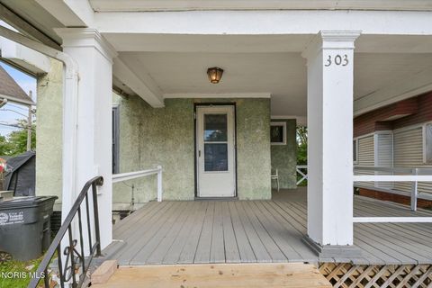 Tiny photo for 303 Hillwood Drive, Toledo, OH 43608 (MLS # 10009400)