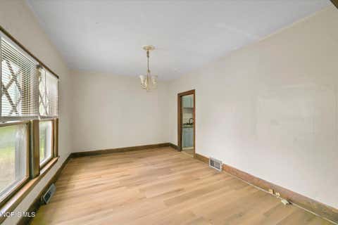 Tiny photo for 303 Hillwood Drive, Toledo, OH 43608 (MLS # 10009400)