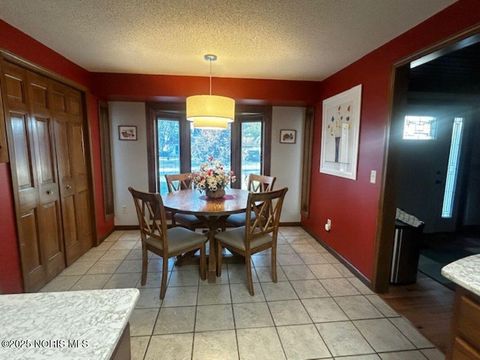 Tiny photo for 229 Lakeview Drive, Bryan, OH 43506 (MLS # 10000305)